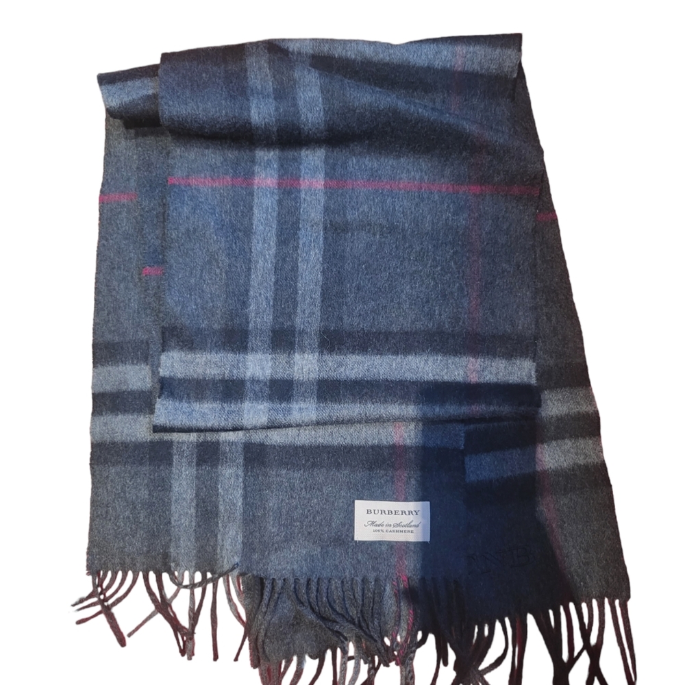 BURBERRY authentic cashmere scarf